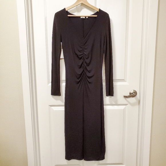 Aritzia Dresses & Skirts - NWT Aritzia Wilfred Black Aveyron Ruched Dress